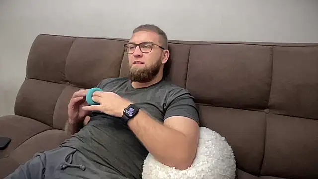 Bear bear  online show from 12/28/24, 07:00