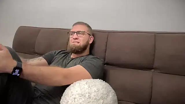 Bear bear  online show from 12/28/24, 04:30