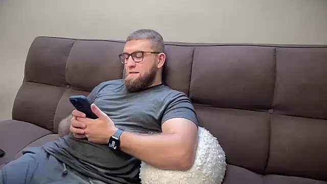 Bear bear  online show from 12/29/24, 09:17