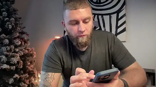 Bear bear  online show from 12/29/24, 12:23