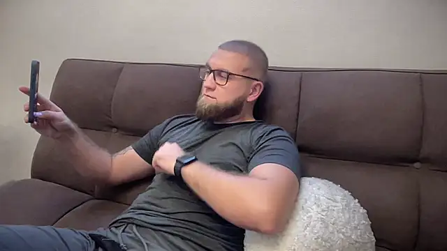 Bear bear  online show from 12/30/24, 12:20