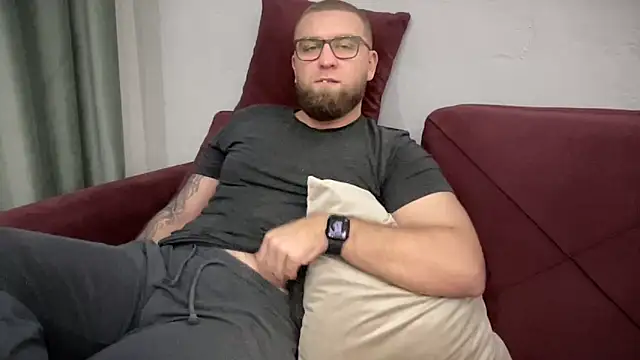 Bear bear  online show from 02/03/25, 03:38