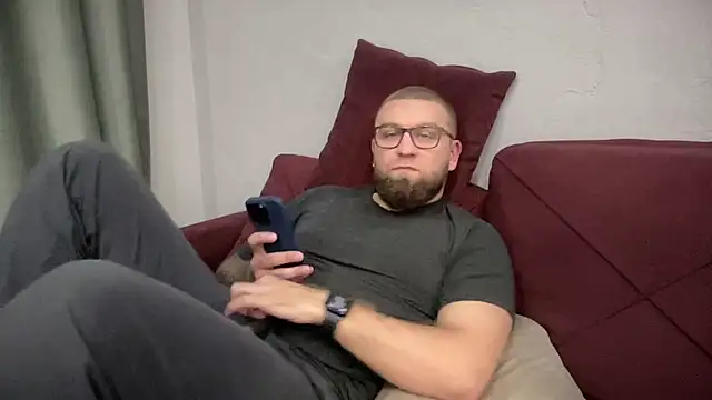 Bear bear  online show from 02/06/25, 08:34