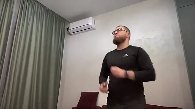 Bear bear  online show from 02/13/25, 04:28