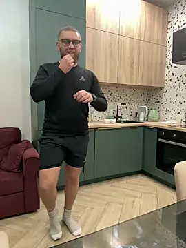 Bear bear  online show from 02/21/25, 05:09