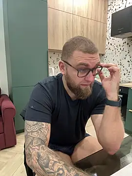 Bear bear  online show from 02/28/25, 02:31