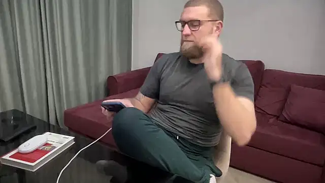 Bear bear  online show from 03/08/25, 12:55