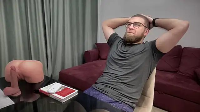 Bear bear  online show from 03/10/25, 07:40