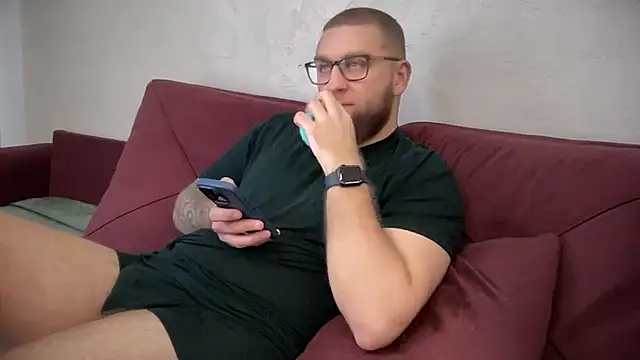 Bear bear  online show from 03/21/25, 10:17