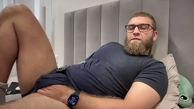 Bear bear  online show from 09/09/25, 09:42