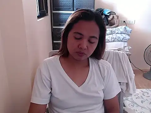 xTheLastVIRGINx online show from 11/18/25, 05:34