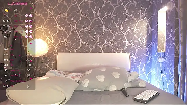 Snapshot of MiaMiaMeow chatting on 10/13/25, 01:22 MiaMiaMeow online show from 10/13/25, 01:22