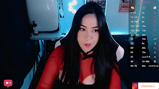 Emmy Ruiz online show from 02/13/25, 10:22