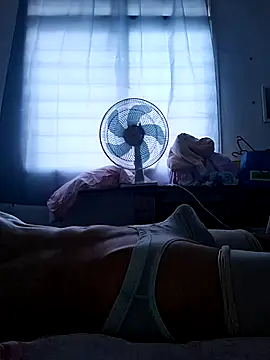 Snapshot of hughug123456 chatting on 11/29/25, 11:19 hughug123456 online show from 11/29/25, 11:19