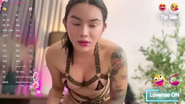 sassy olivia online show from 10/14/25, 07:36