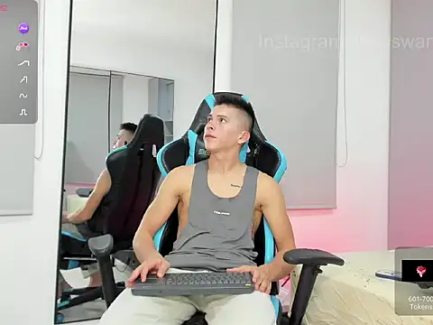 Snapshot of Daddyrich4u chatting on 12/02/25, 12:49 Daddyrich4u online show from 12/02/25, 12:49