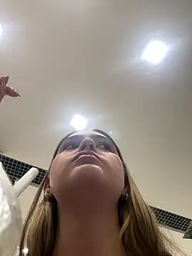 Snapshot of sofia_henaok chatting on 03/13/25, 06:45 sofia henaok online show from 03/13/25, 06:45