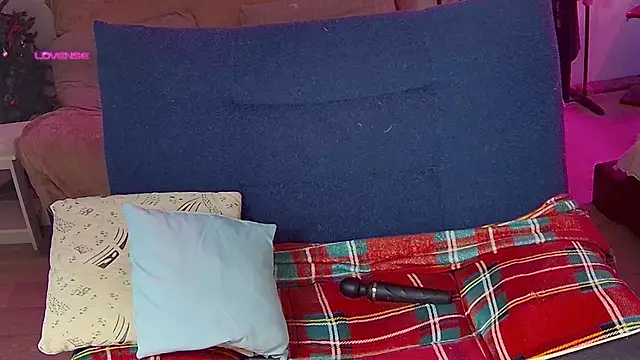 cutenessa online show from 01/05/25, 05:20