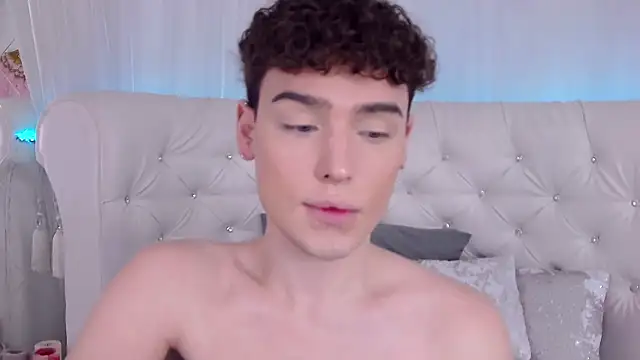 RobbyCharming online show from 11/05/25, 03:39