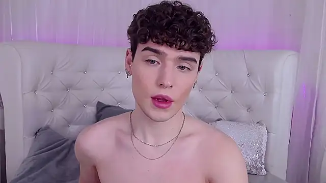 RobbyCharming online show from 11/29/25, 04:04