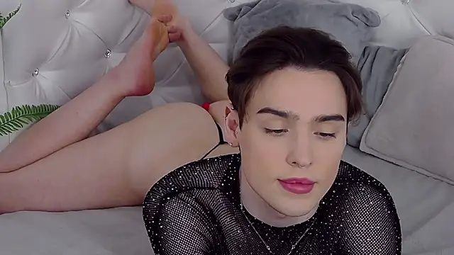 RobbyCharming online show from 04/11/26, 07:45