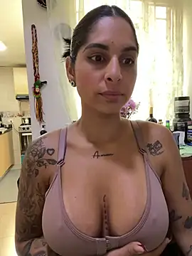 charlotte stevenss  online show from 03/12/25, 04:35