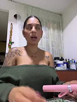 charlotte stevenss  online show from 03/19/25, 08:00