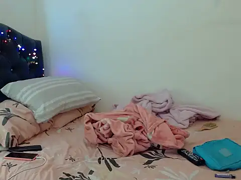 Snapshot of gooddes303salome chatting on 10/03/25, 01:02 gooddes303salome online show from 10/03/25, 01:02