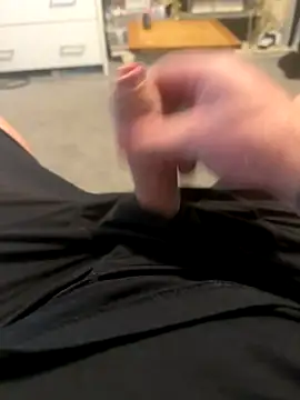 Averagematt1991 online show from 11/14/25, 09:41