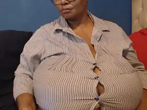 CUTEFIRMMELONSS online show from 02/18/25, 12:06