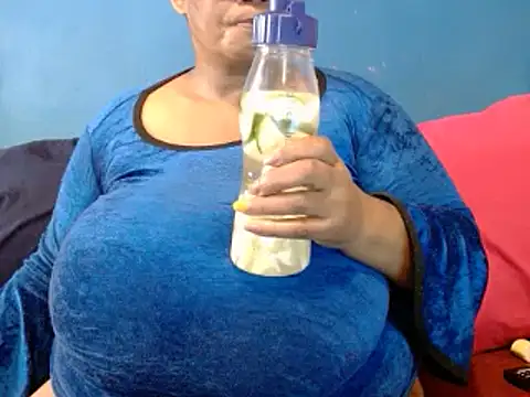 CUTEFIRMMELONSS online show from 03/05/25, 08:54