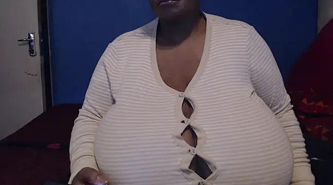 CUTEFIRMMELONSS online show from 03/08/25, 05:28