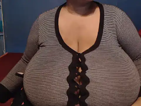 CUTEFIRMMELONSS online show from 03/11/25, 08:53