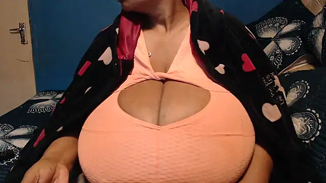 CUTEFIRMMELONSS online show from 09/18/25, 09:17