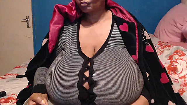 CUTEFIRMMELONSS online show from 09/29/25, 10:14