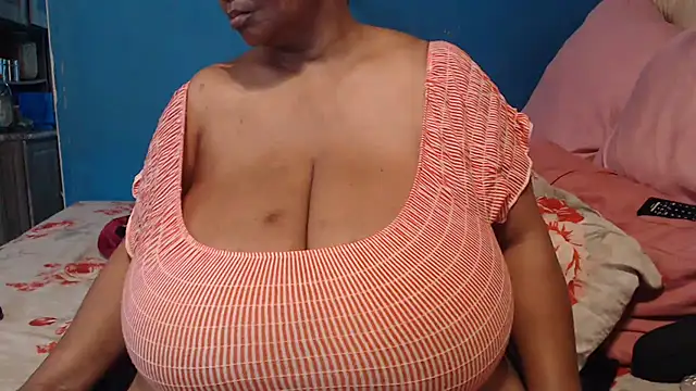 CUTEFIRMMELONSS online show from 10/10/25, 12:48