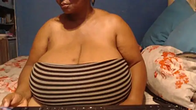 CUTEFIRMMELONSS online show from 02/02/26, 08:40