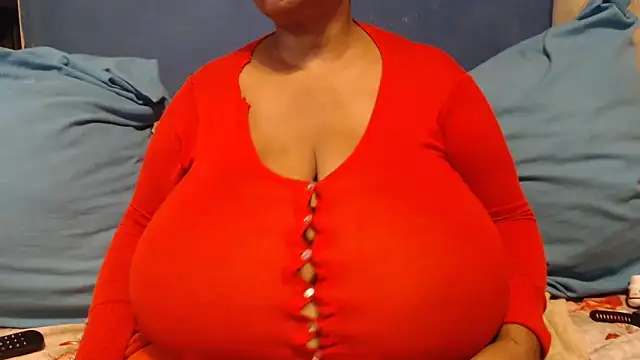 CUTEFIRMMELONSS online show from 02/15/26, 05:15