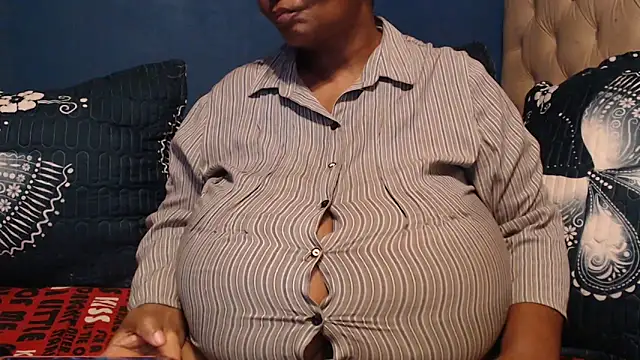 CUTEFIRMMELONSS online show from 02/22/26, 06:50