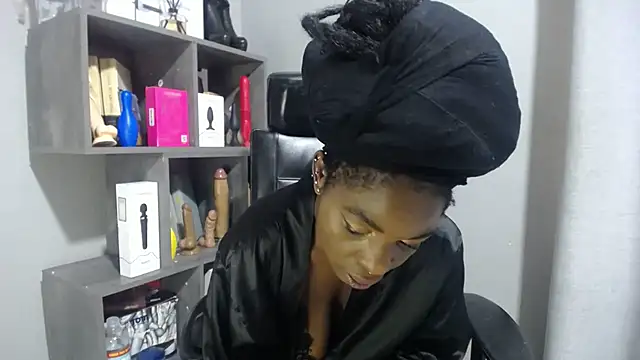 Shaniko89 online show from 12/04/25, 05:39