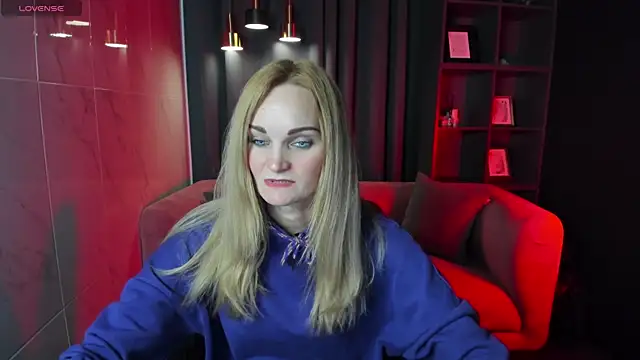 Snapshot of SaraSubtlety chatting on 09/30/25, 01:27 SaraSubtlety online show from 09/30/25, 01:27