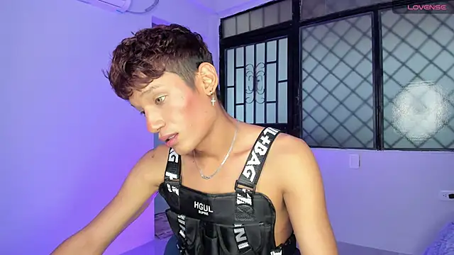 Snapshot of nicky_moo chatting on 03/15/25, 04:21 nicky moo online show from 03/15/25, 04:21