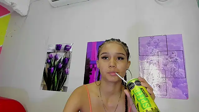 MarianaManzur online show from 03/16/25, 02:11