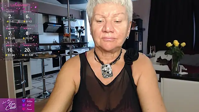 Snapshot of roxana_brooks chatting on 06/28/26, 04:57 roxana brooks online show from 06/28/26, 04:57