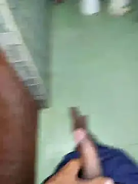 Snapshot of yo19boy chatting on 12/12/24, 07:30 yo19boy online show from 12/12/24, 07:30