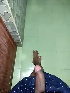 Snapshot of yo19boy chatting on 01/01/25, 09:39 yo19boy online show from 01/01/25, 09:39