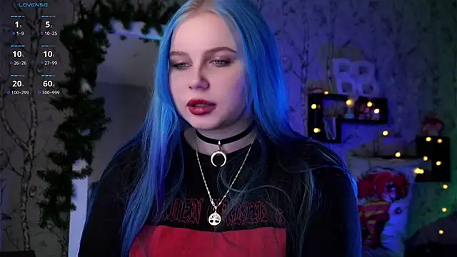 Moon Valkyrie online show from 12/28/24, 10:47