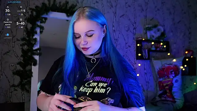 Moon Valkyrie online show from 01/12/25, 10:34