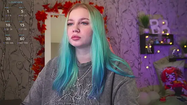 Moon Valkyrie online show from 09/24/25, 07:33