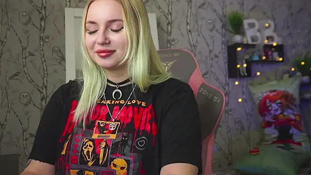 Moon Valkyrie online show from 02/03/26, 06:11